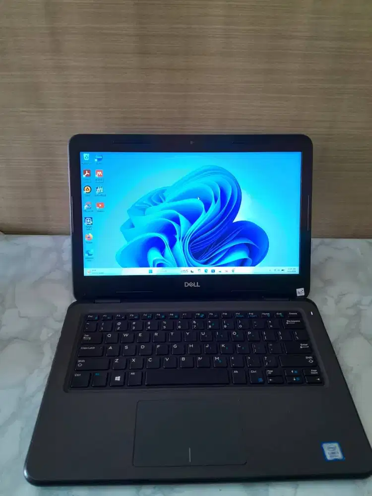 Dell Latitude 3310. i5 gen8, ram 8gb, ssd 256gb, layar 13,3in, slim