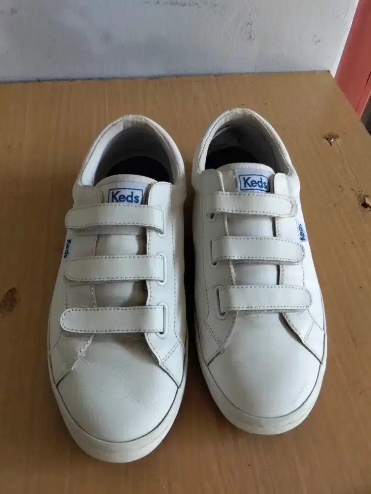 Sepatu keds putih ori