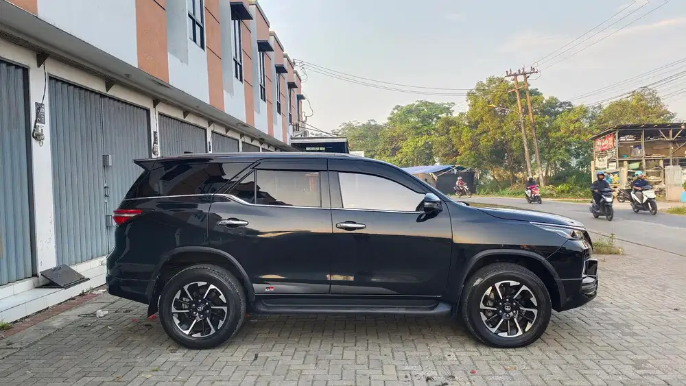 Fortuner GR 2021 2.4cc AT  km low. 50rb