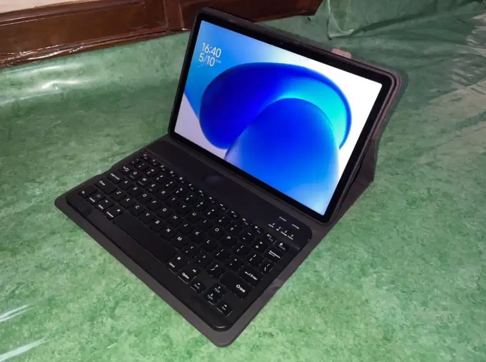 Redmi Pad SE (Include 2 case + 1 bluetooth keyboard)