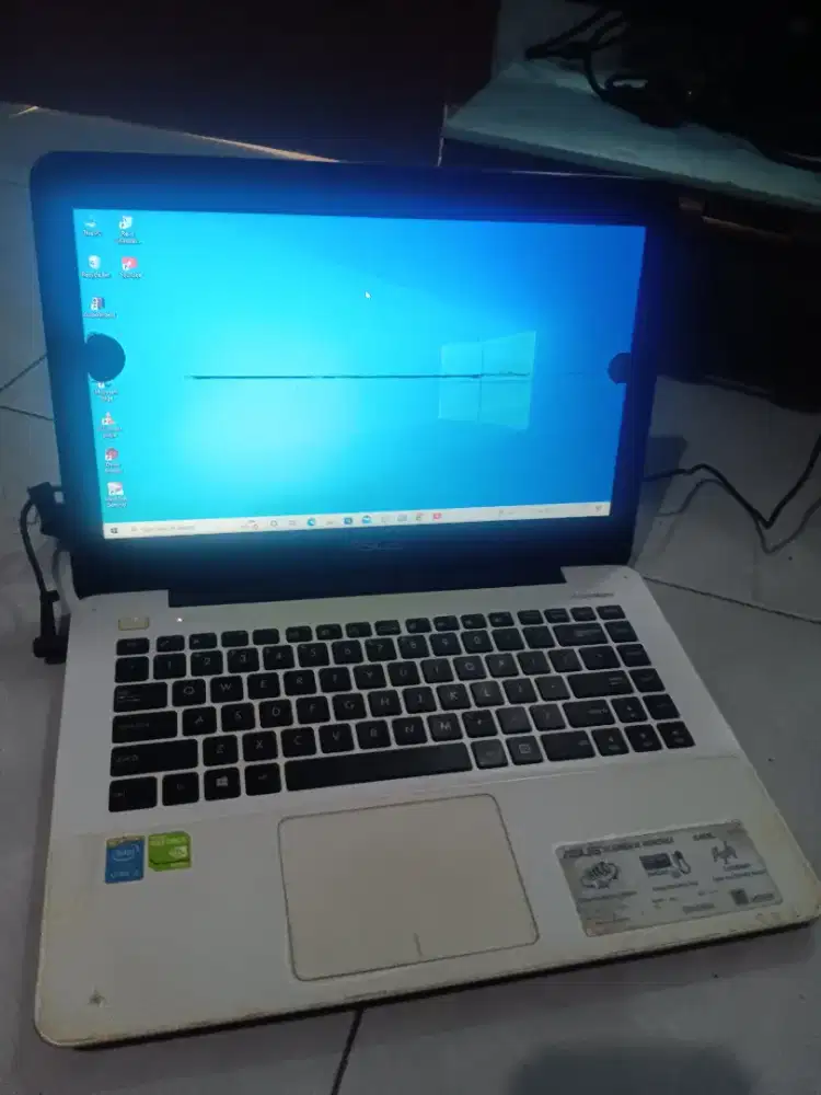 Laptop Asus i3 gen 4 double vga