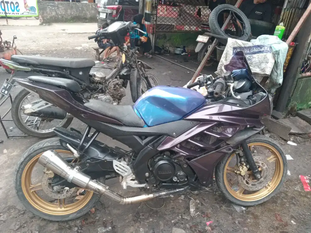 Yamaha R15 V2 2016