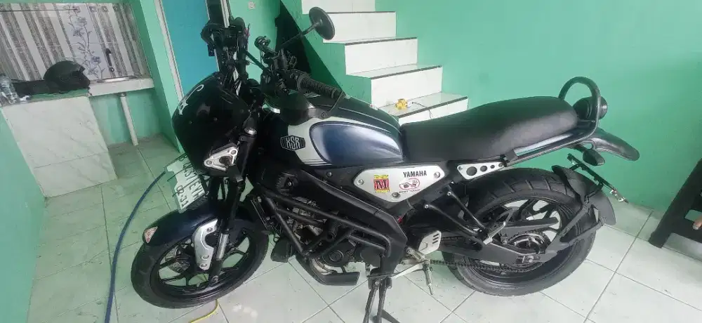 Yamaha XSR 155 dark blue