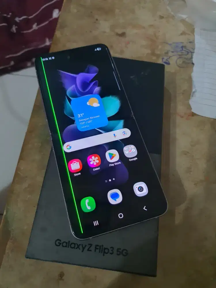 Samsung z fli 3 8/256 resmi