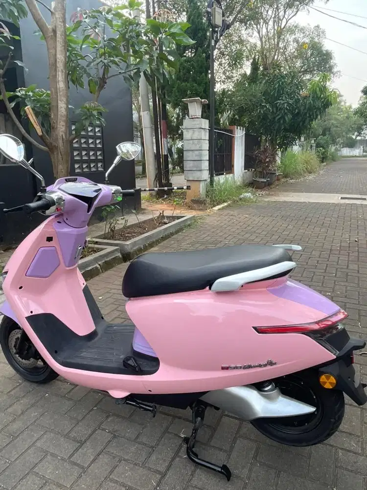 Motor listrik Uwinfly T90 warna asli hitam ( warna pink sticker )