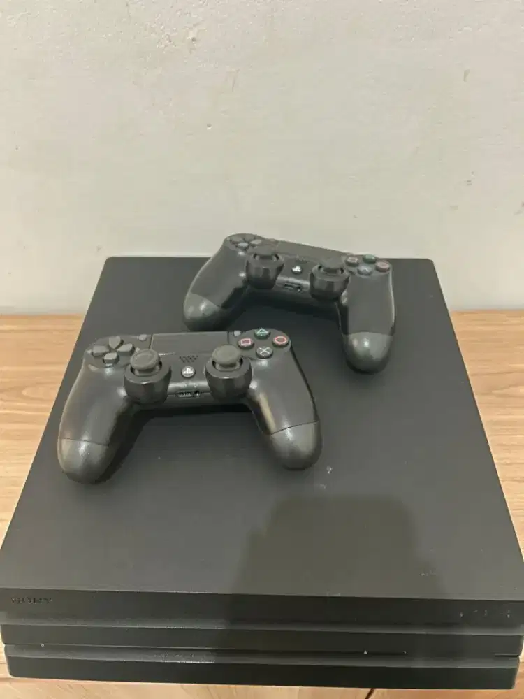 Ps4 pro hen 1 TB fulset