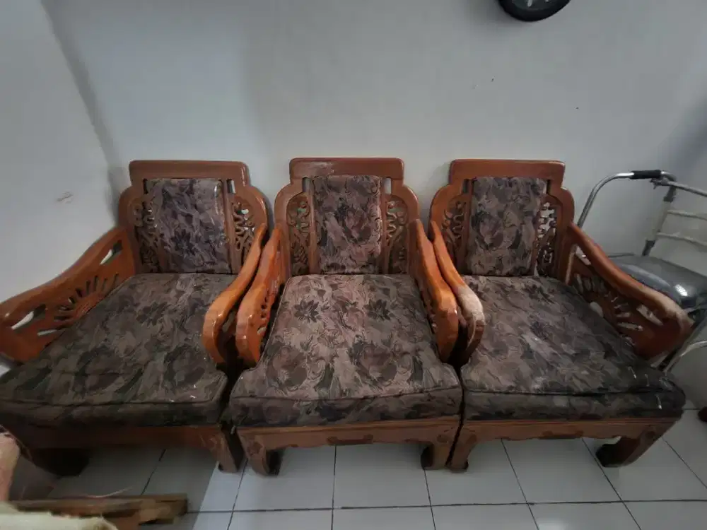 4 (empat) kursi jati