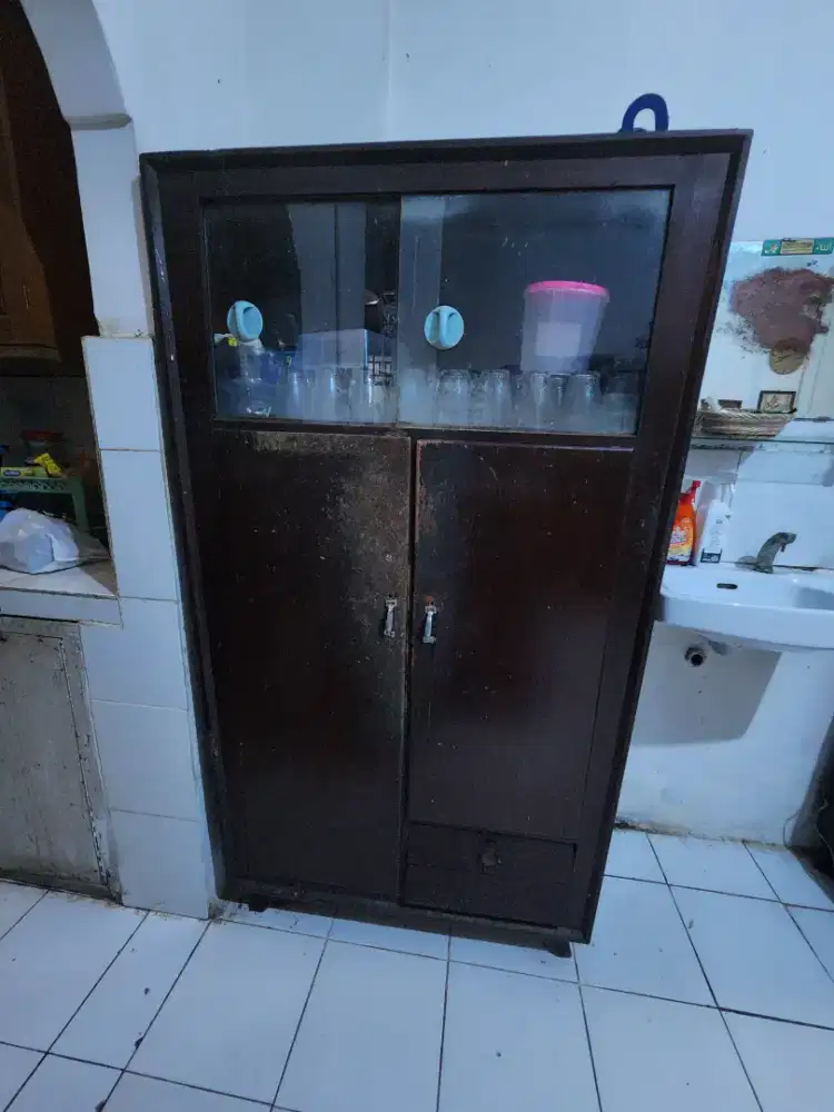 Lemari Dapur Tua Sejak 1980an