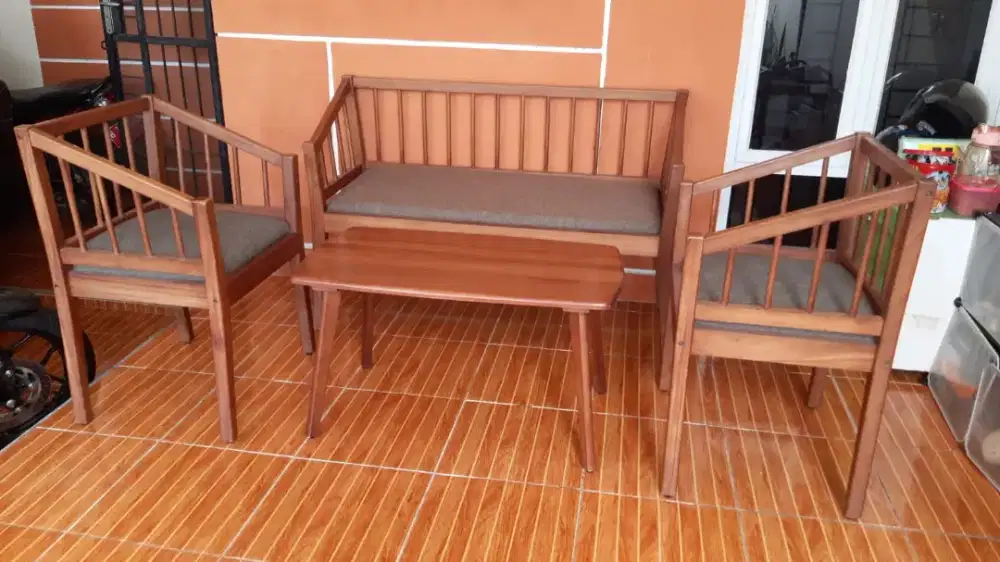 Kursi tamu kayu minimalis