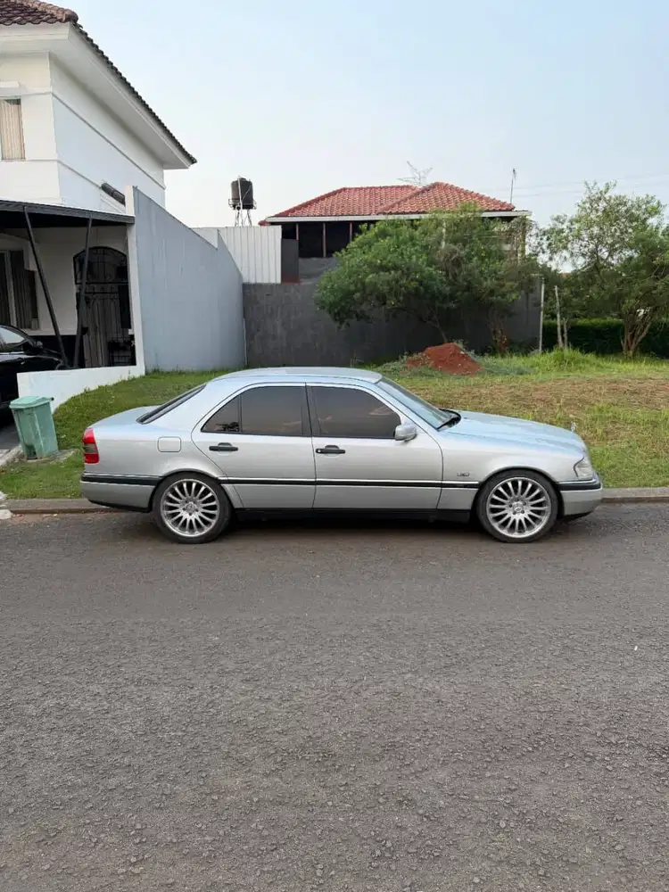 1998 Mercedes-Benz C200 W202 MT