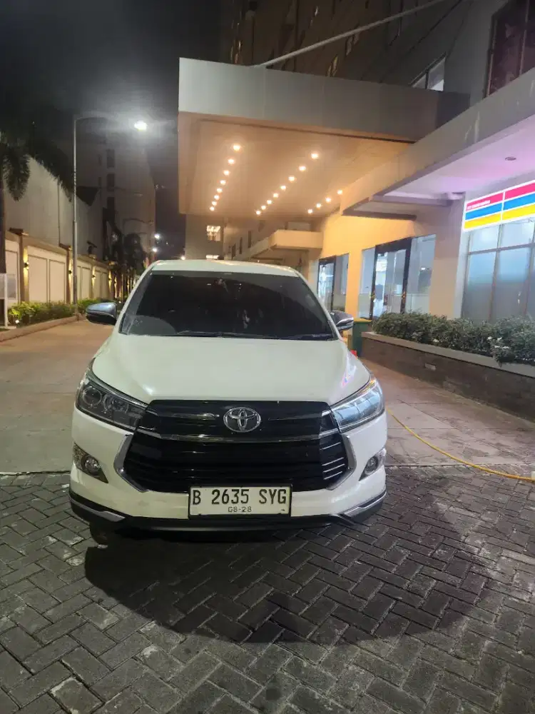 TOYOTA INNOVA VENTURER DIESEL.  AT. 18
