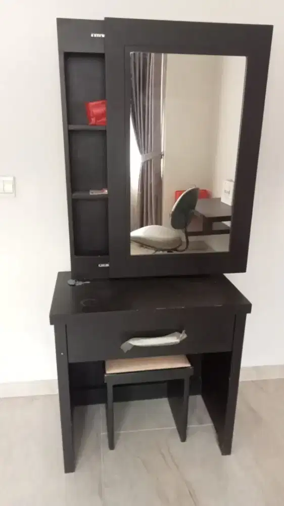 Dijual murah meja rias minimalis