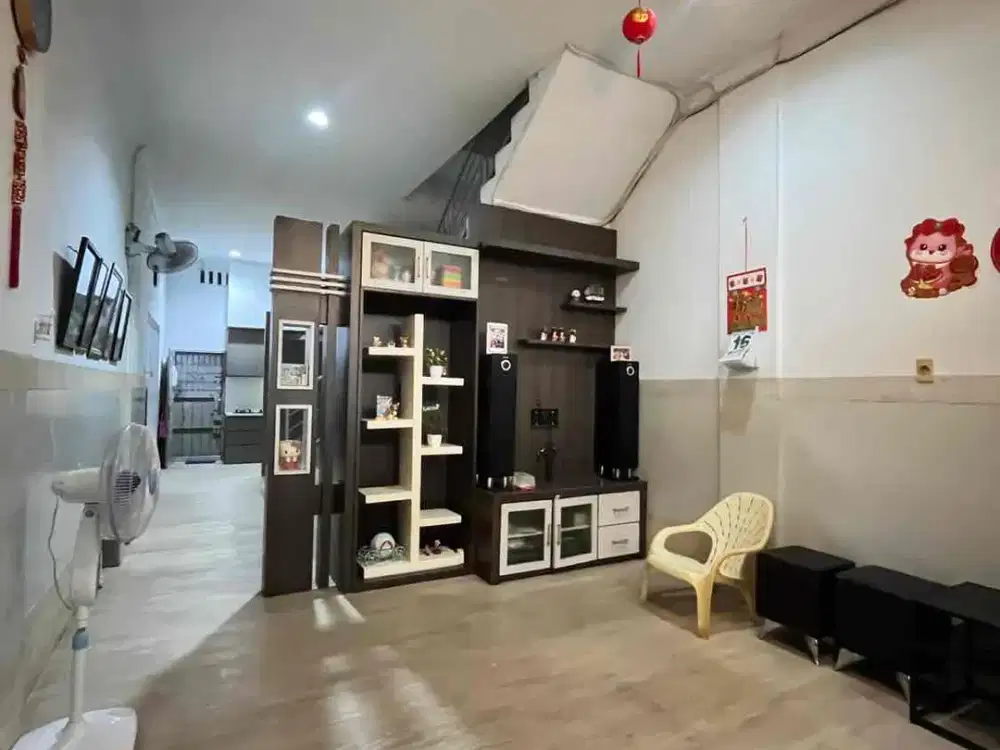 Townhouse Gandeng Mantap Lokasinya STRATEGIS