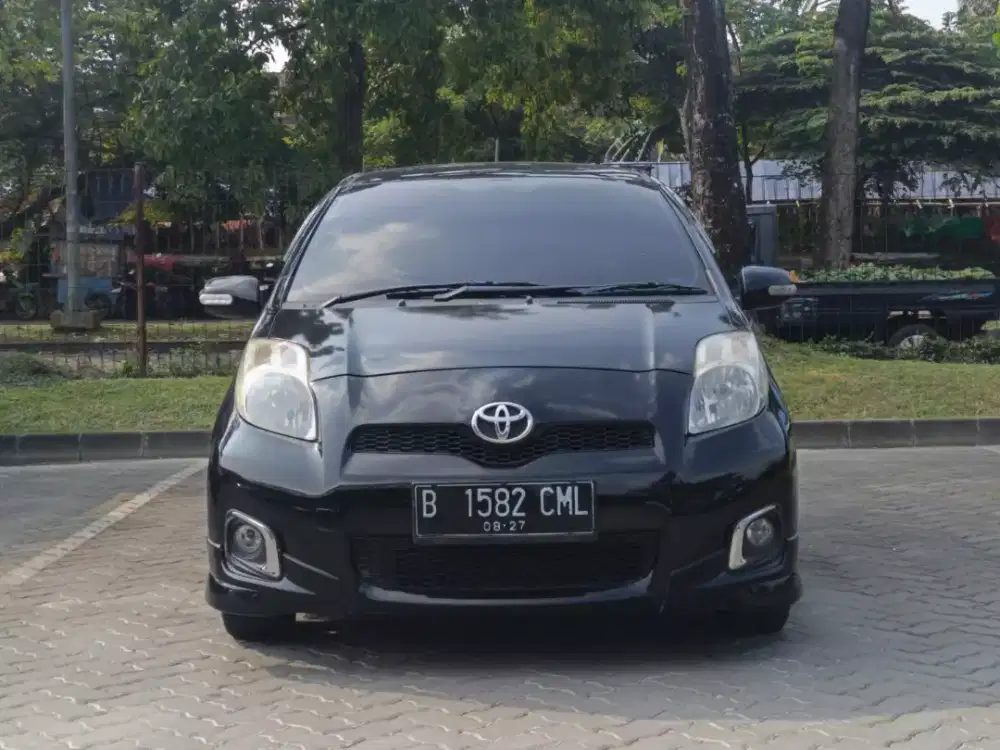Toyota Yaris E matic 2012