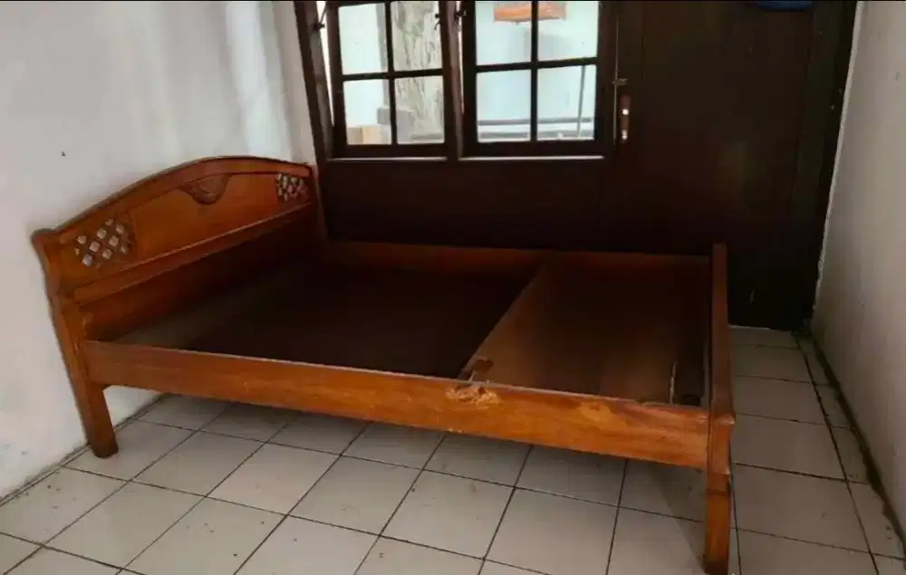 Tempat Tidur Jati Lawas