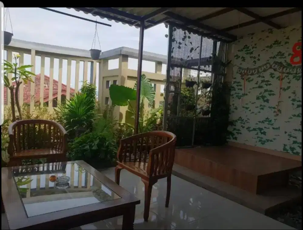 Jual rumah bagus 2 tingkat lokasi strategis siap huni Pamulang