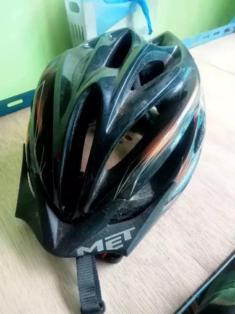 Helm Sepeda MET size XL