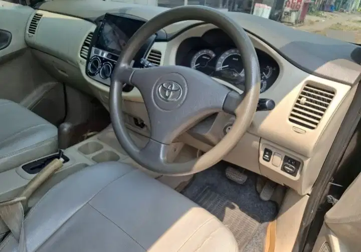 Toyota Kijang Innova 2010 Diesel