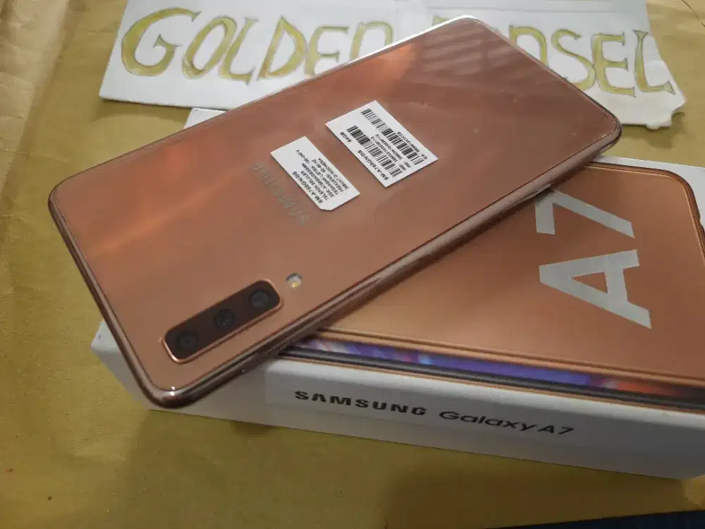 Samsung A7 ORI SEIN Amoled(64Gb/Ram4Gb)Perfect#Golden Ponsel
