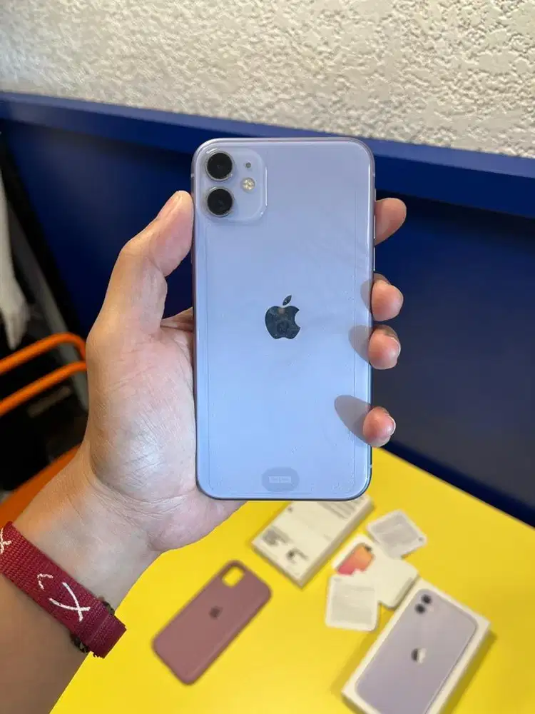 Dijual iPhone 11 64GB iBox resmi pemakaian cewek