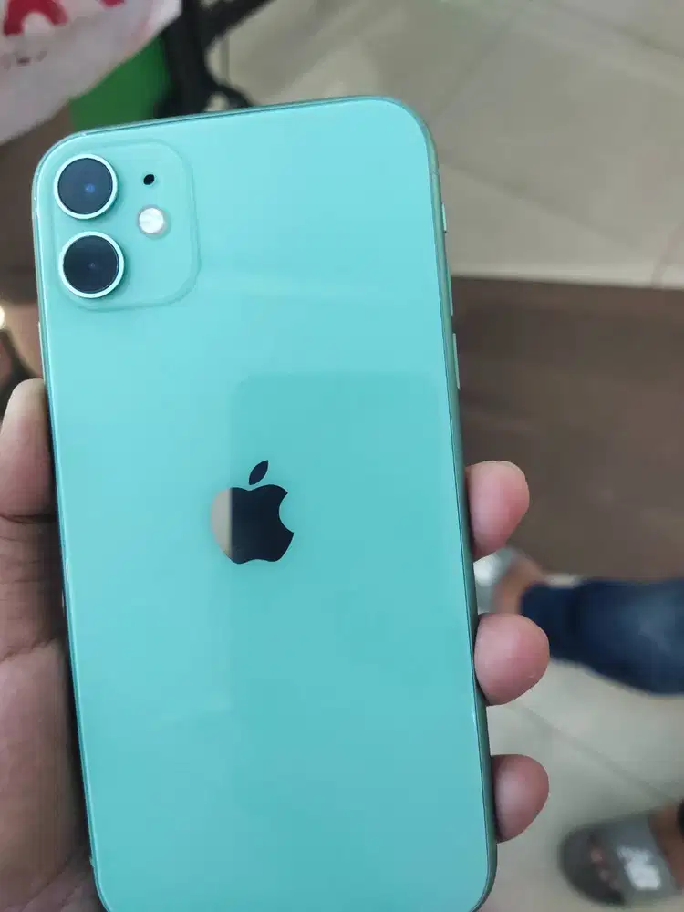 I phone 11 ex istri
