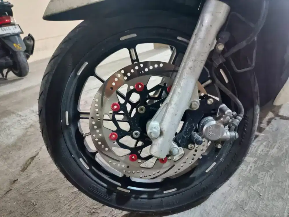 vnd p10 untuk keluarga beat secoppy dll berikut ban & piringan 260mm