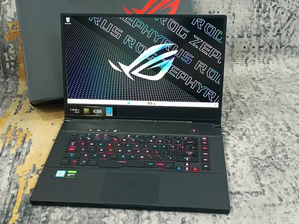 Asus ROG Zephyrus M15 Core i7-9750H 16GB 512GB GTX 1660 Ti 6GB 144Hz