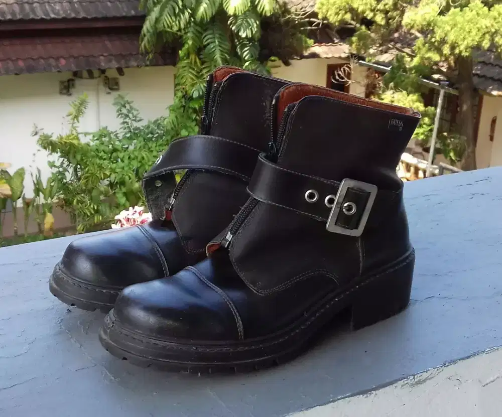 Sepatu boot kulit GUESS Original