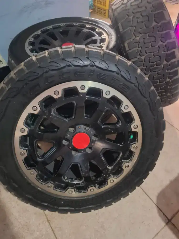 Velg + ban R20 Ring 20 pajero