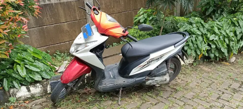 DIJUAL MOTOR HONDA BEAT TAHUN 2015 (7,5 JUTA BISA NEGO)