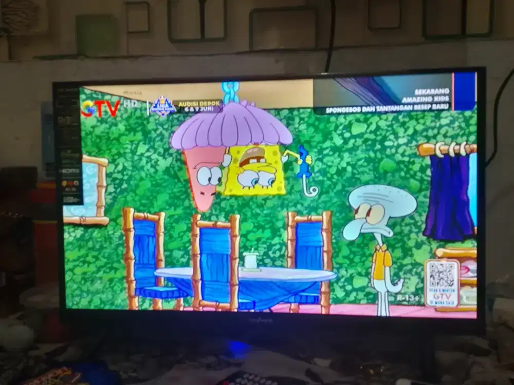 Jual tv android merk Advan kondisi masih mulus 24 inc lengkap