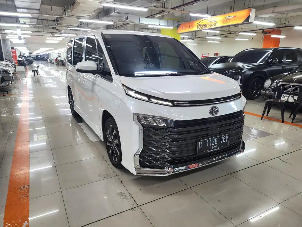 TOYOTA VOXY 2.0 AT TSS
TH 2022 ( NIK 2022 )
Putih