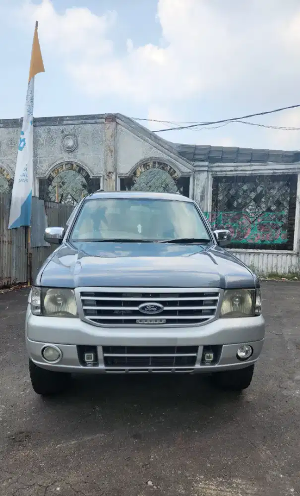 Ford Everest XLT TDI 2004 4x2 A/T Diesel Solar