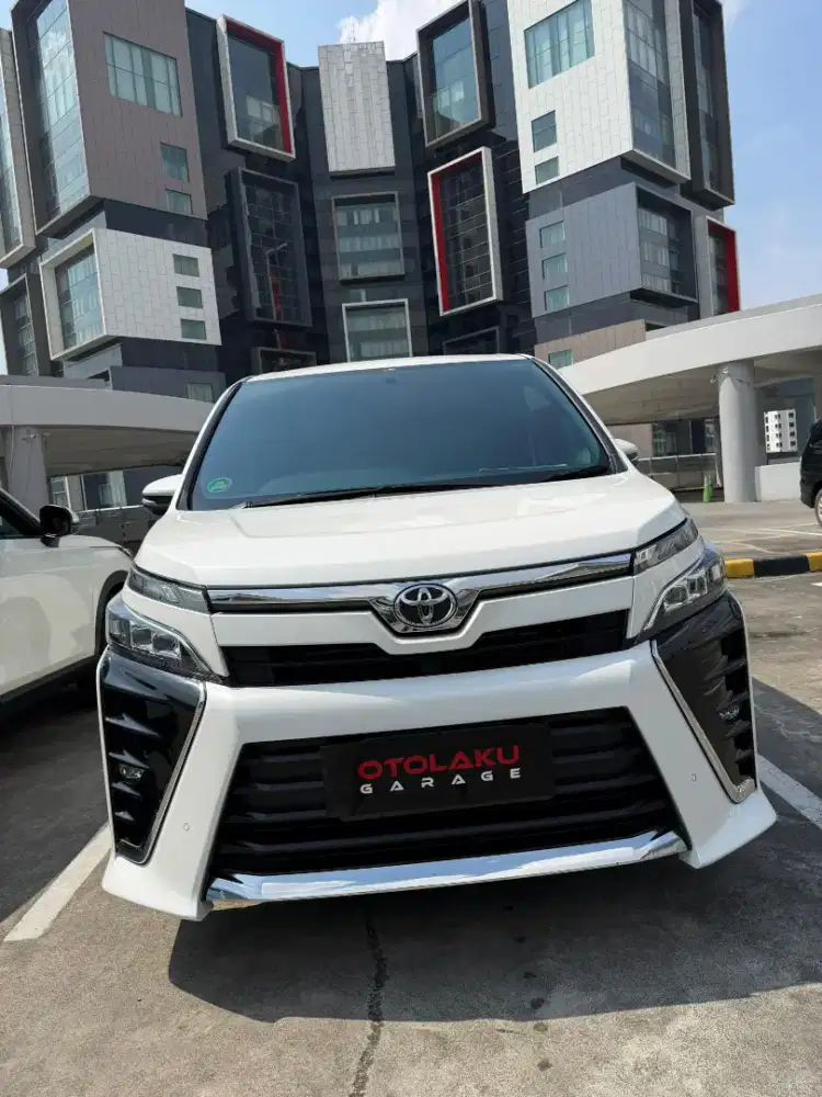 [ Very LowKm 52rb ] LowDp 11jt Toyota Voxy 2.0 At Putih Bergaransi 1th