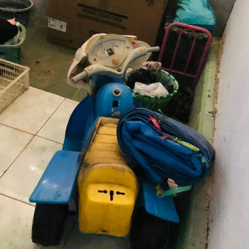 Motor Mainan Besar