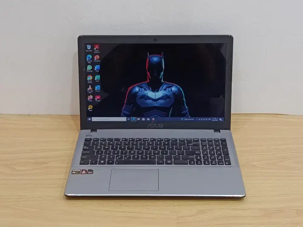 ASUS X550ZE  Processor AMD FX-7600P Radeon R7 RAM 8GB HDD 1000GB