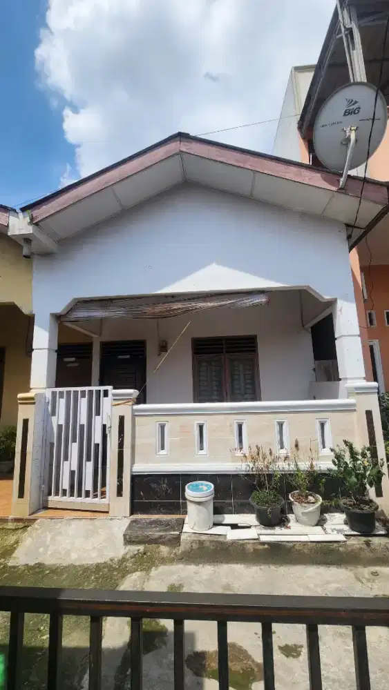 Disewakan rumah minimalis bersih & nyaman  - harga 8 juta / tahun
