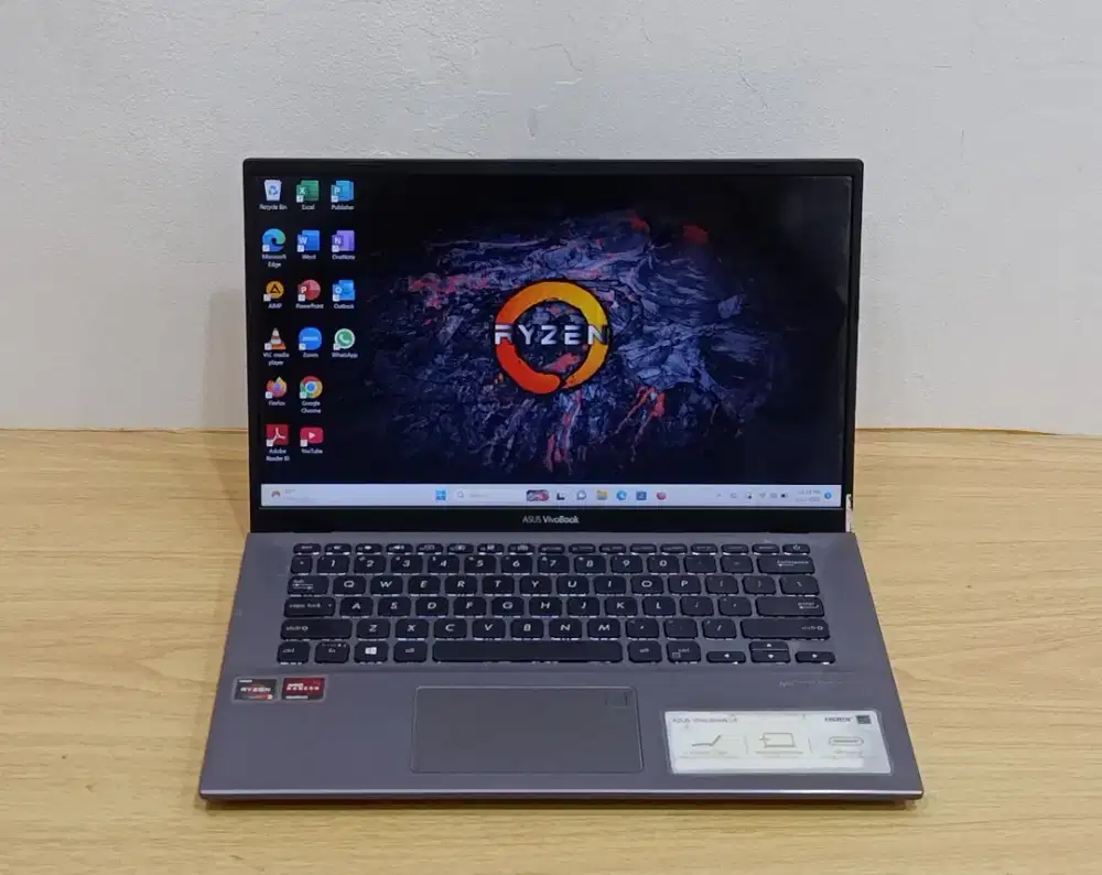 Asus Vivobook X412DA Processor AMD ryzen 3 3200U RAM 8GB SSD 256GB