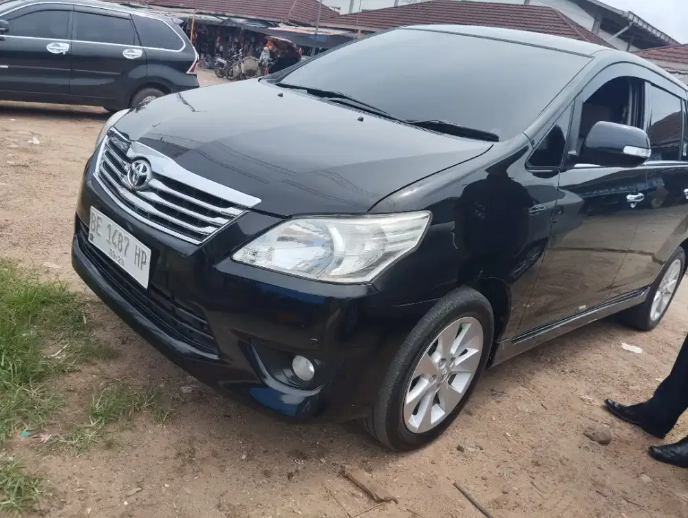 Toyota innova 2012 tipe V