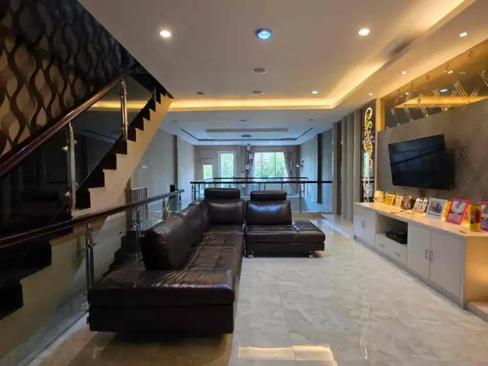 Villa PUSAT kuliner Lokasi Mantap Super Strategis