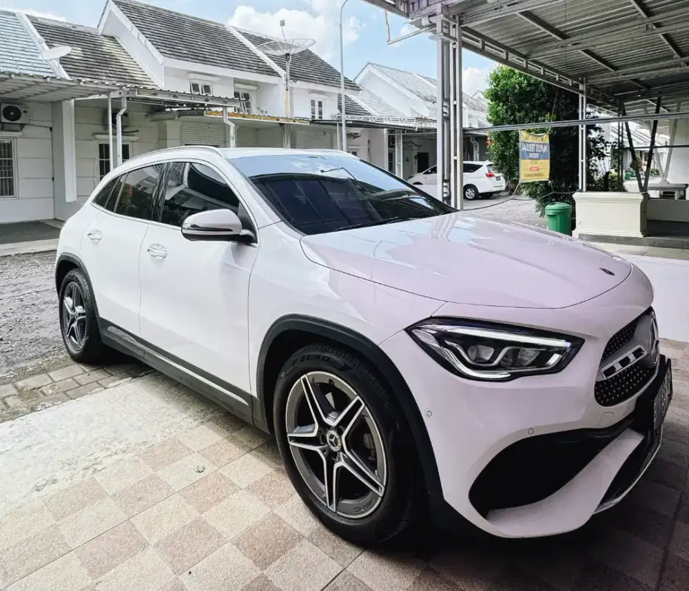 Mercedes-Benz GLA200 2023 White