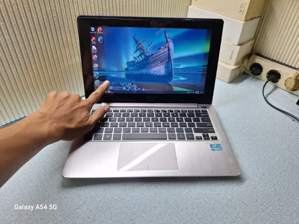 Touchreen Asus X202E - CORE I3 GEN3 -HDD 500GB -4GB -MULUS