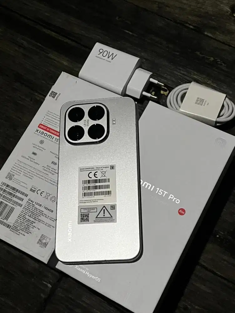 XIAOMI 15T PRO 12/1TB resmi indo Kondisi sangat mulus lengkap 2 minggu
