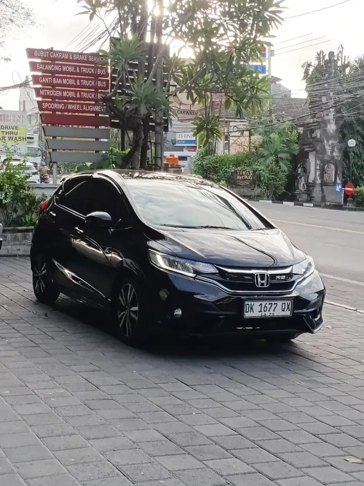 HONDA JAZZ RS FACELIFT 2019 ASLI BALI TANGAN PERTAMA SEPERTI BARU