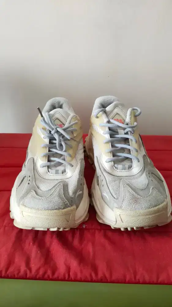 Sepatu ANTA Beige