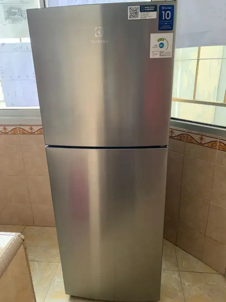 Kulkas 2 pintu elektrolux
