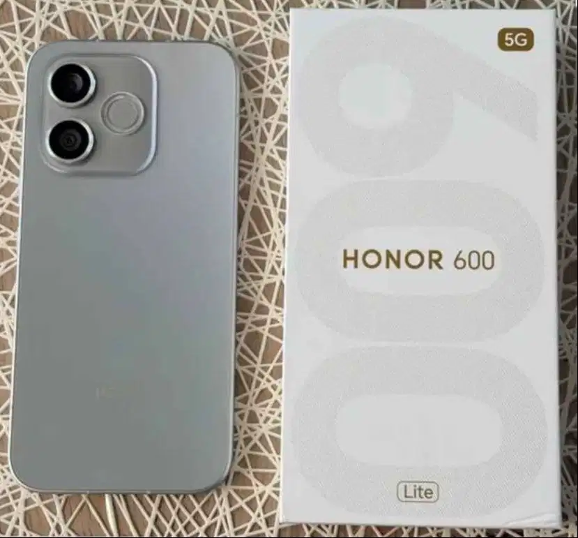 (like new) Honor Smartphone 600 Lite 5G Dual Sim 8GB RAM 256GB Storage