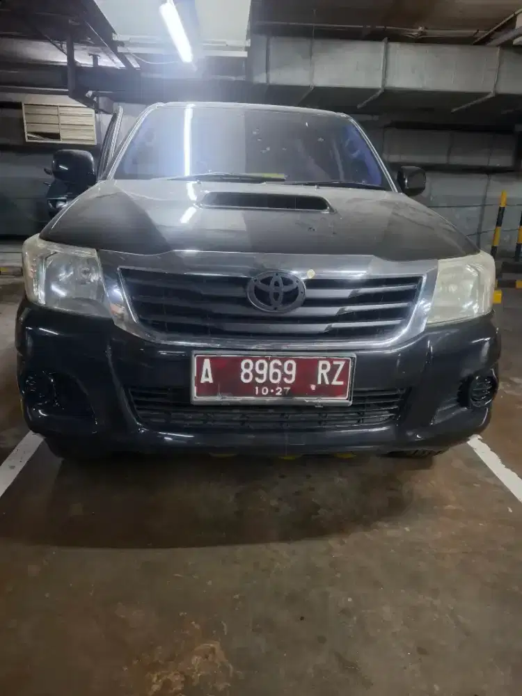 Toyota hilux 2012 double cabin 4x4 MT