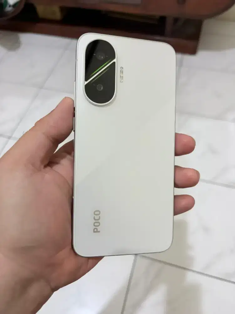Poco F7 white 12/512