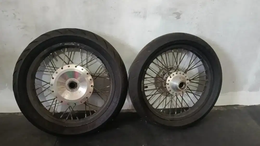 [BU] Velg Jari-Jari R14 NMAX Old - Ban Pirelli & Primax Mulus!